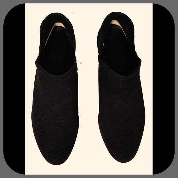 LUCKY BRAND || Peter Pan Style Ankle Boot (SIZE 6.5) - Picture 3 of 4